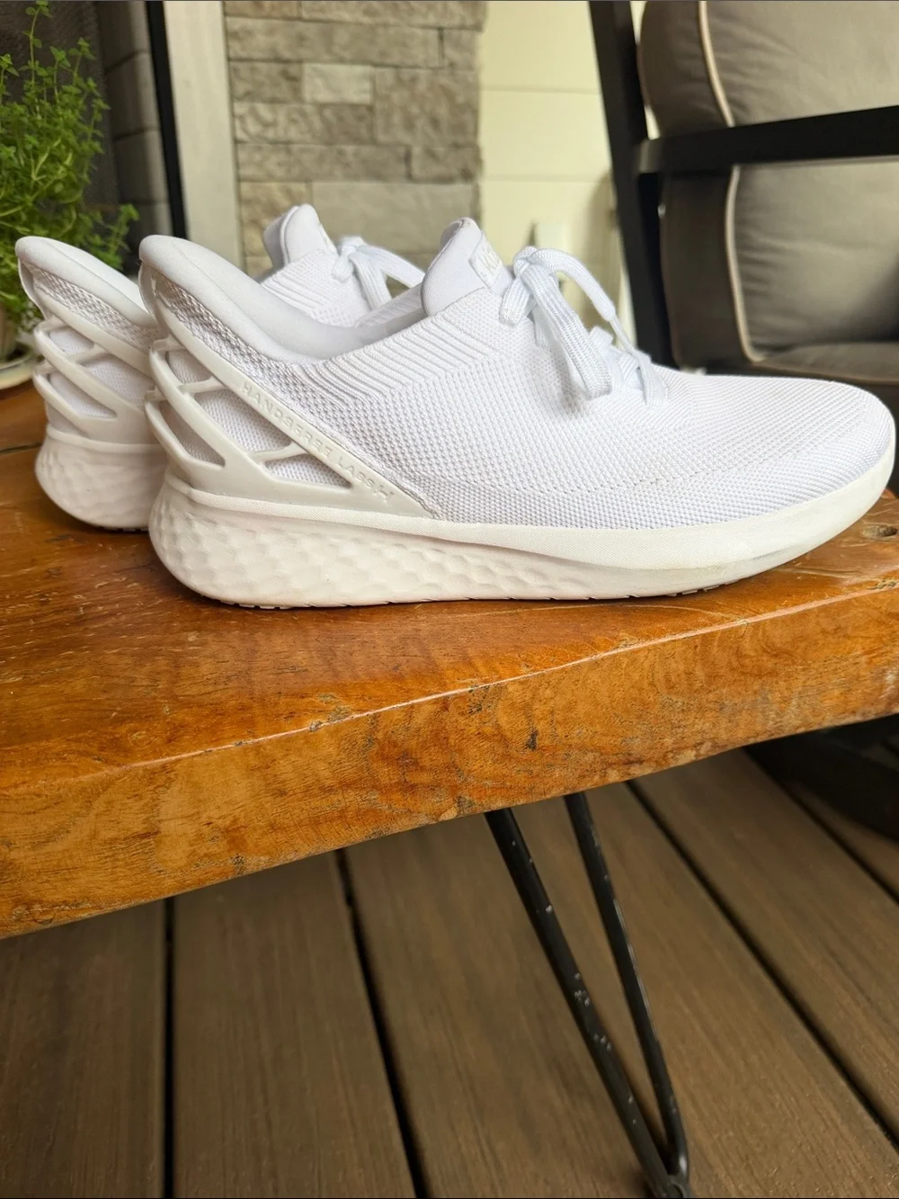 KIZIK Athens Hands-Free Sneaker